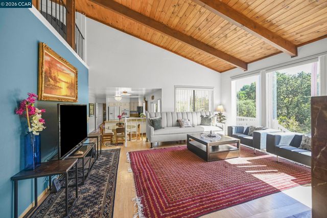 864 Coachman Pl, Clayton, CA 94517