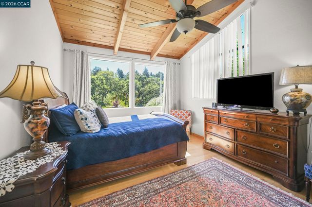 864 Coachman Pl, Clayton, CA 94517