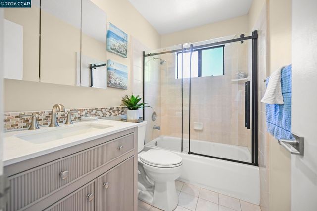 864 Coachman Pl, Clayton, CA 94517