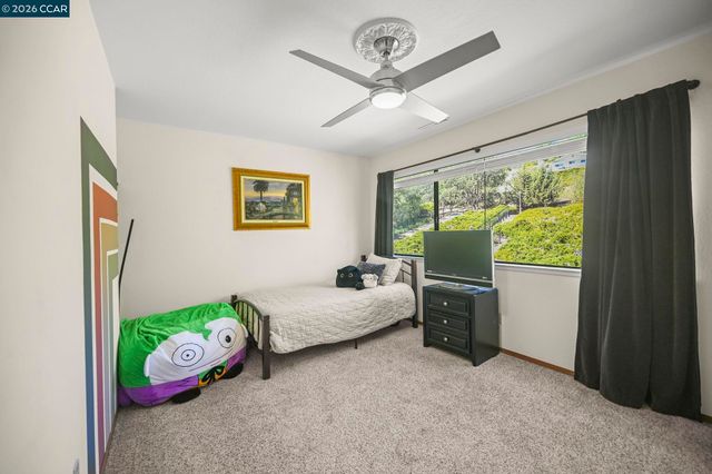 864 Coachman Pl, Clayton, CA 94517