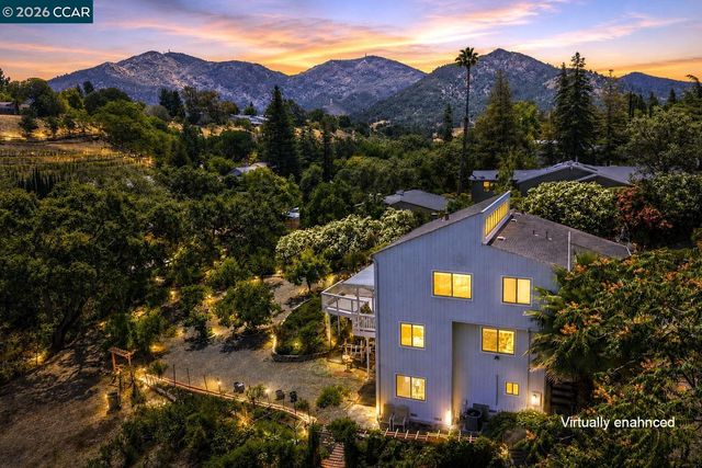 864 Coachman Pl, Clayton, CA 94517