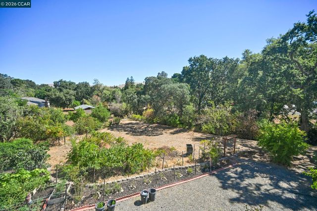 864 Coachman Pl, Clayton, CA 94517