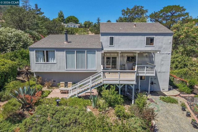 864 Coachman Pl, Clayton, CA 94517