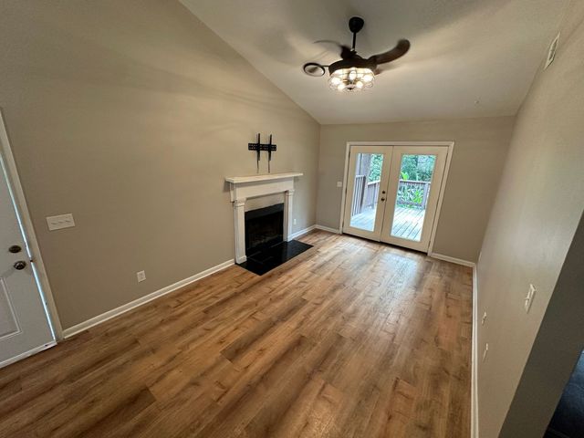 4630 Woodside Dr, Old Hickory, TN 37138