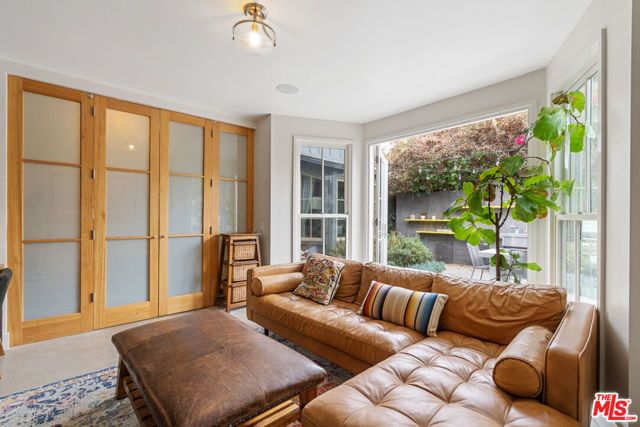 942 Superba Avenue, Venice (los Angeles), CA 90291