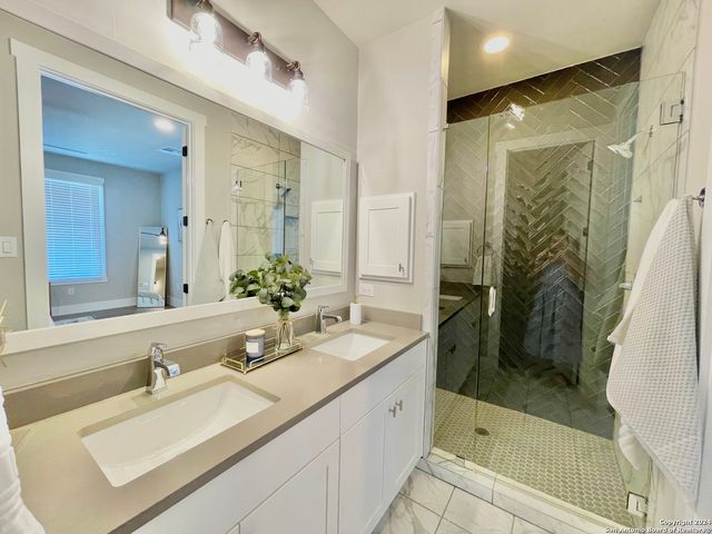 311 E Evergreen St Bldg 19, San Antonio, TX 78212