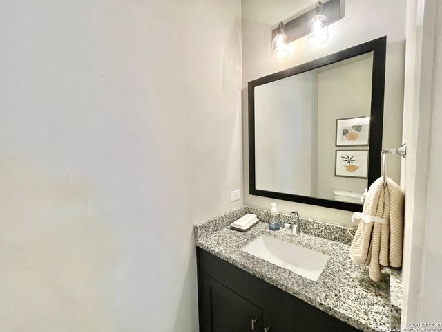 311 E Evergreen St Bldg 19, San Antonio, TX 78212