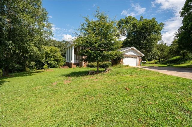 835 Kent Rd, Bowdon, GA 30108