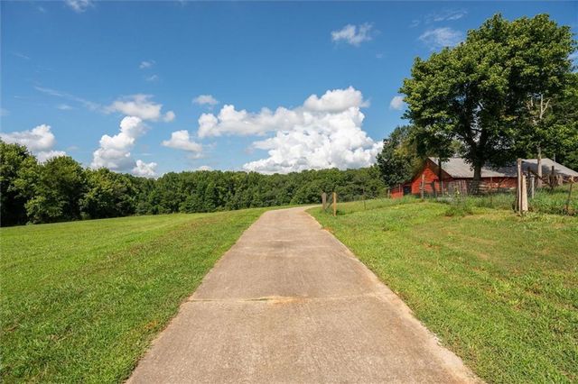 835 Kent Rd, Bowdon, GA 30108
