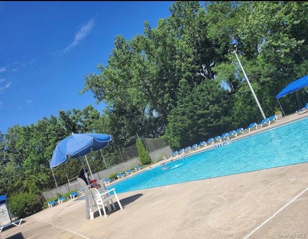 23 West Mill Drive 9A, Great Neck, NY 11021