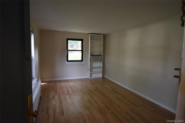 23 West Mill Drive 9A, Great Neck, NY 11021