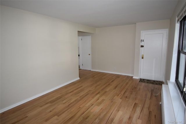 23 West Mill Drive 9A, Great Neck, NY 11021