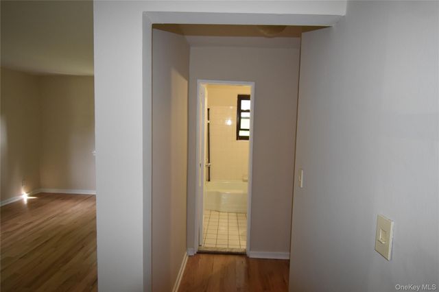 23 West Mill Drive 9A, Great Neck, NY 11021