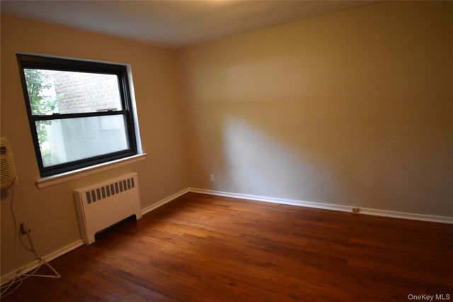 23 West Mill Drive 9A, Great Neck, NY 11021