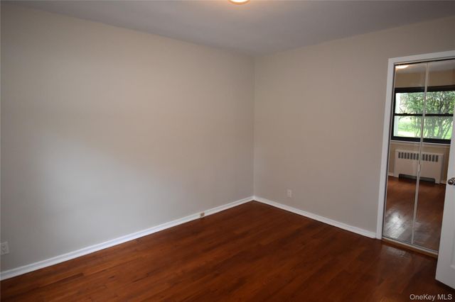 23 West Mill Drive 9A, Great Neck, NY 11021