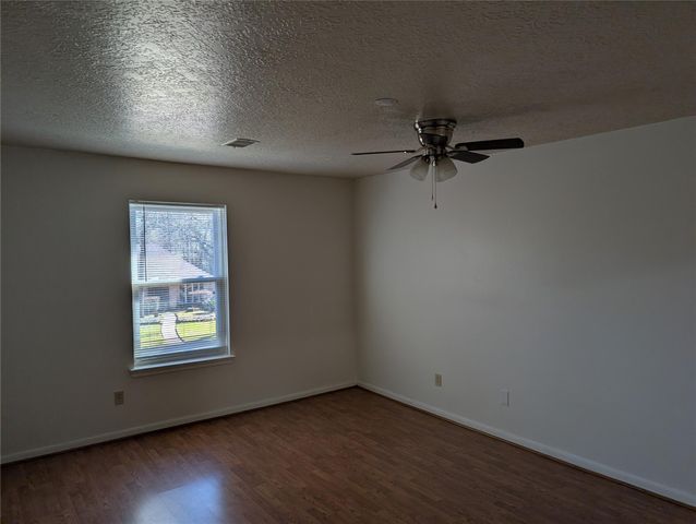 2055 Riverlawn, Houston, TX 77339
