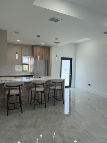 2614 W 70th Street, Lehigh Acres, FL 33971