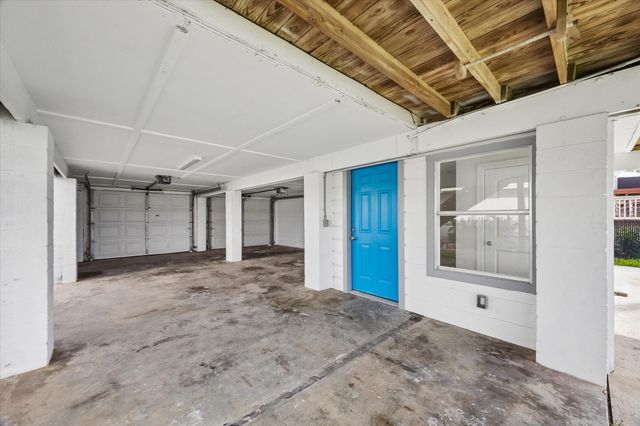 1079 Redfish Street, Bayou Vista, TX 77563