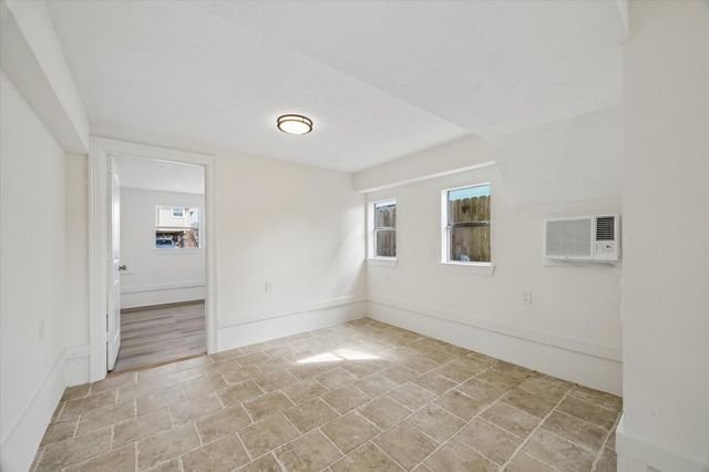 1079 Redfish Street, Bayou Vista, TX 77563