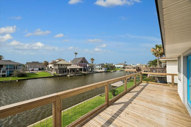1079 Redfish Street, Bayou Vista, TX 77563