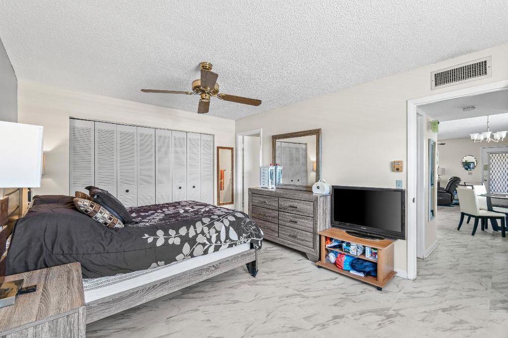 Image 15 of property listing at 184 Flanders D, Delray Beach, FL 33484