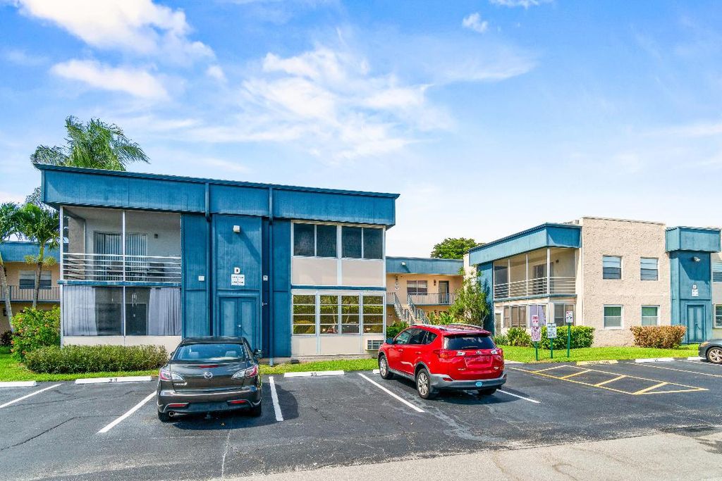 Image 20 of property listing at 184 Flanders D, Delray Beach, FL 33484