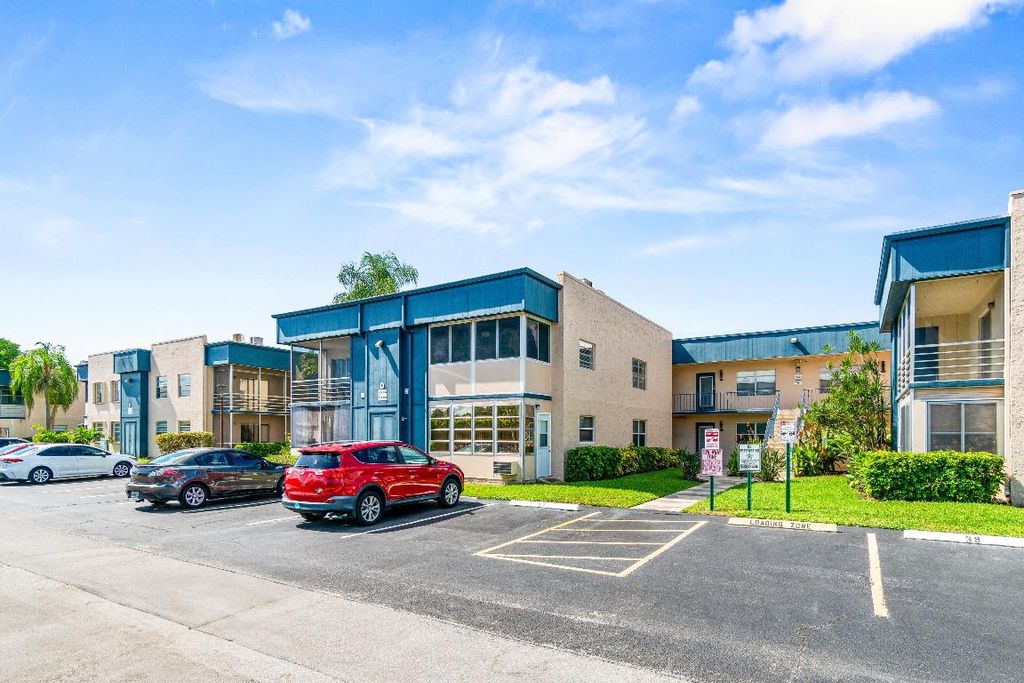 Image 22 of property listing at 184 Flanders D, Delray Beach, FL 33484