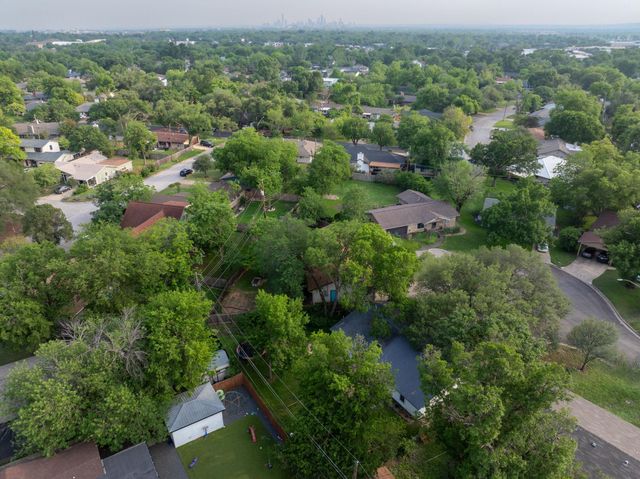 8203 Easter CV, Austin, TX 78757