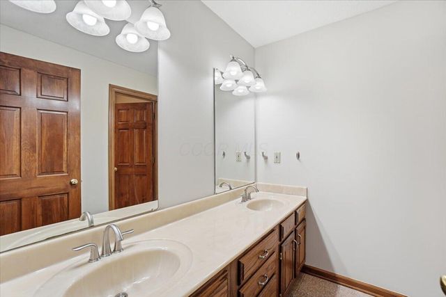 7894 Windsor Avenue NW, Canal Winchester, OH 43110