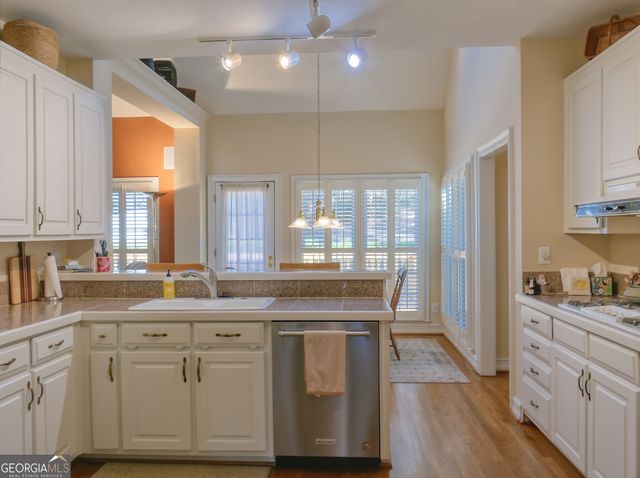 216 Montrose Drive, Mcdonough, GA 30253