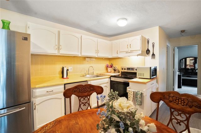 1190 Charles Street 18, North Providence, RI 02904