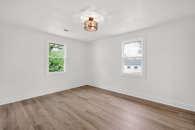1413 Porter Rd, Nashville, TN 37206