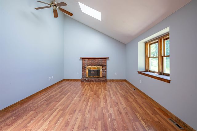 41 Lund Drive, Hudson, NH 03051