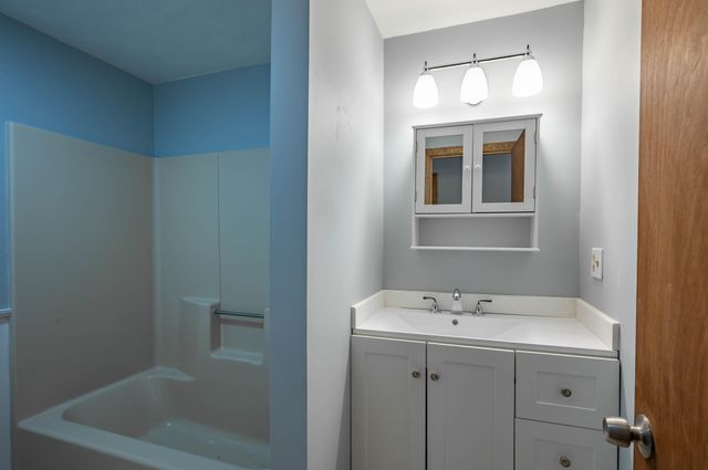 41 Lund Drive, Hudson, NH 03051