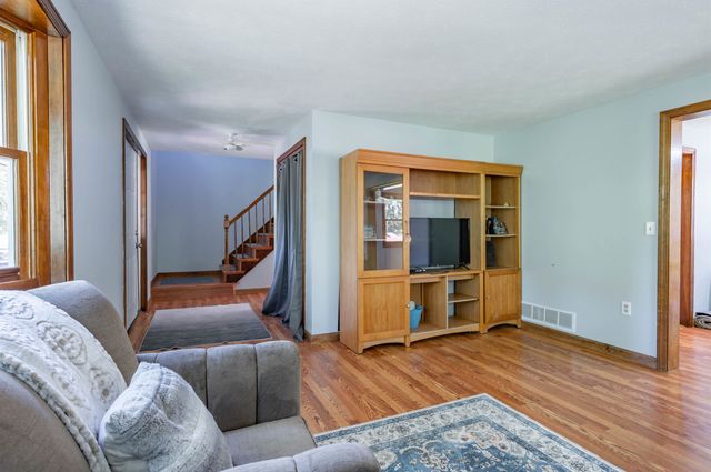 41 Lund Drive, Hudson, NH 03051