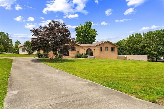 812 W Fort Street, Chatsworth, GA 30705