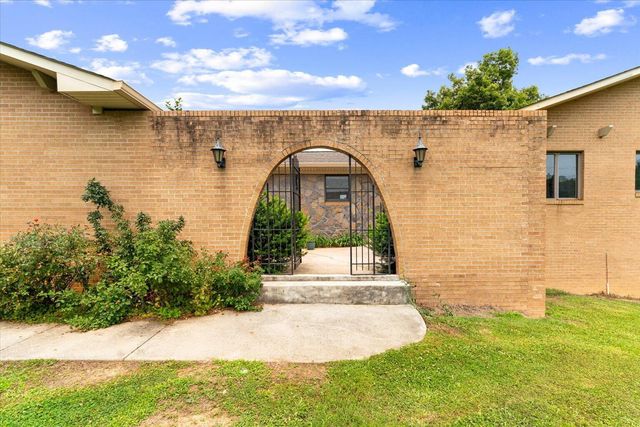812 W Fort Street, Chatsworth, GA 30705