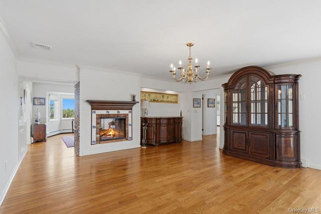 282 Belvedere Drive, Oakdale, NY 11769