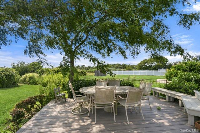282 Belvedere Drive, Oakdale, NY 11769