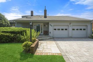282 Belvedere Drive, Oakdale, NY 11769