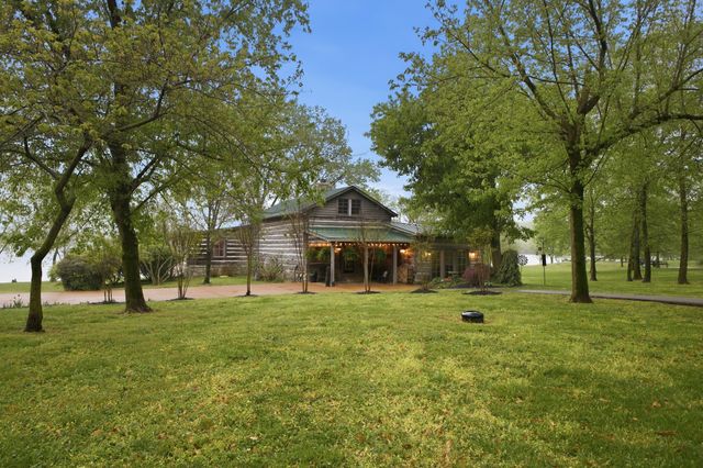 1004 Mill Pond Road, Mount Pleasant, TN 38474