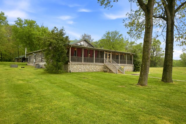 1004 Mill Pond Road, Mount Pleasant, TN 38474