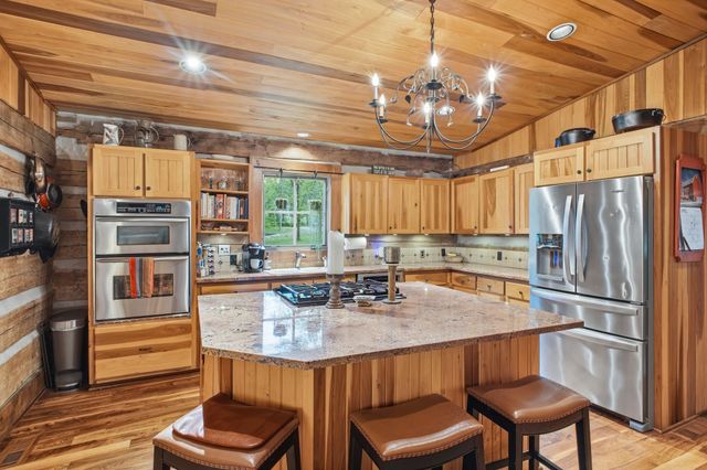 1004 Mill Pond Road, Mount Pleasant, TN 38474