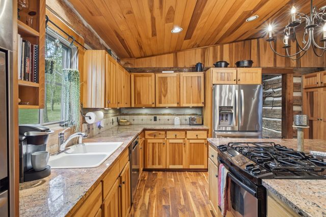 1004 Mill Pond Road, Mount Pleasant, TN 38474