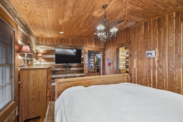 1004 Mill Pond Road, Mount Pleasant, TN 38474
