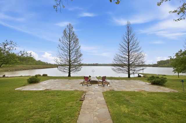 1004 Mill Pond Road, Mount Pleasant, TN 38474