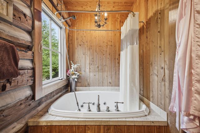 1004 Mill Pond Road, Mount Pleasant, TN 38474