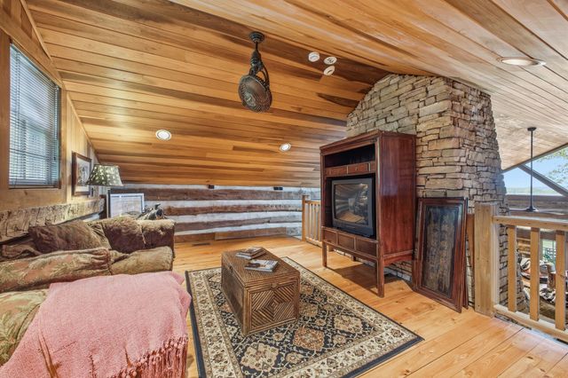 1004 Mill Pond Road, Mount Pleasant, TN 38474