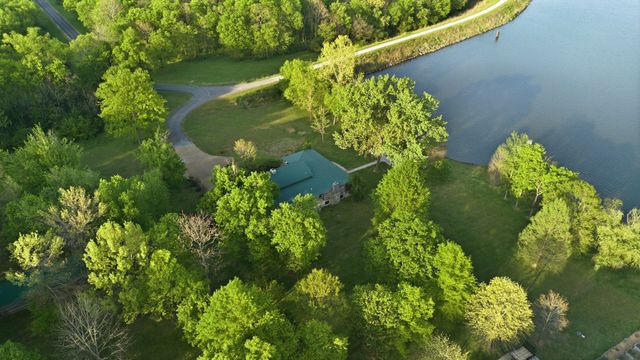 1004 Mill Pond Road, Mount Pleasant, TN 38474