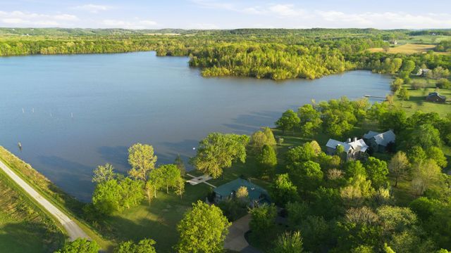 1004 Mill Pond Road, Mount Pleasant, TN 38474